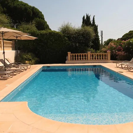 Spacieuse Avec Piscine Privee Et Climatisation A Sainte-maxime, Ideale Pour 10 Personnes - Fr-1-780-16 Vila *