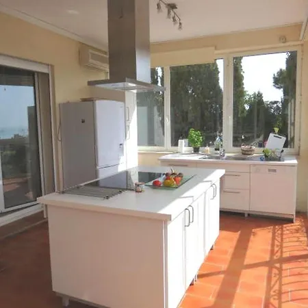 Villa Spacieuse Avec Piscine Privée Et Climatisation à Sainte-maxime, Idéale Pour 10 Personnes - Fr-1-780-16 *